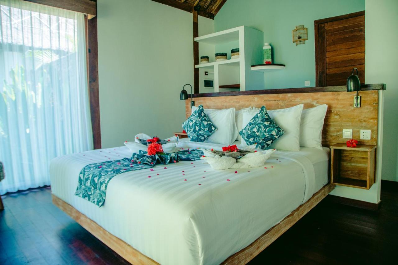 Segara Lombok Beach Resort Selong Belanak Exterior photo