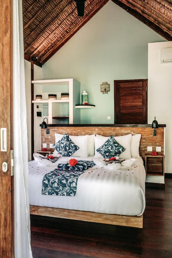 Segara Lombok Beach Resort Selong Belanak Exterior photo