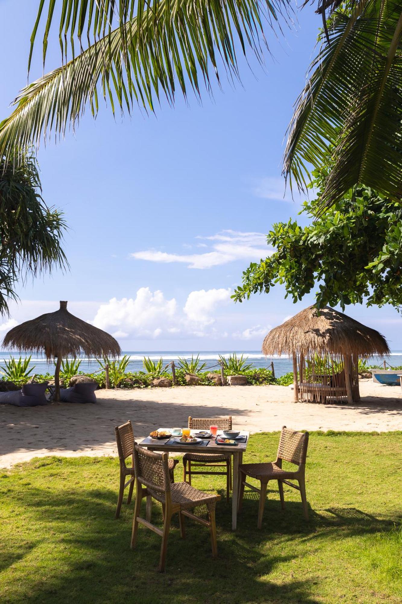 Segara Lombok Beach Resort Selong Belanak Exterior photo
