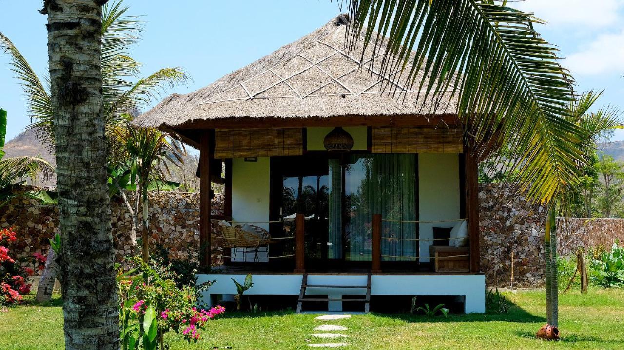 Segara Lombok Beach Resort Selong Belanak Exterior photo